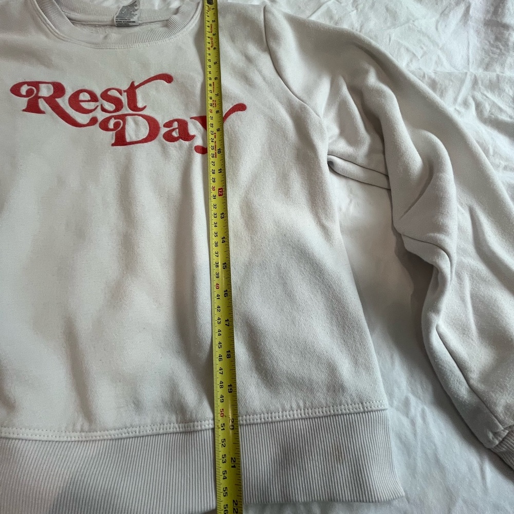 Women's Light Pink “Rest Day” Embroidered Crewneck Sweatshirt size Small - Picture 7 of 7